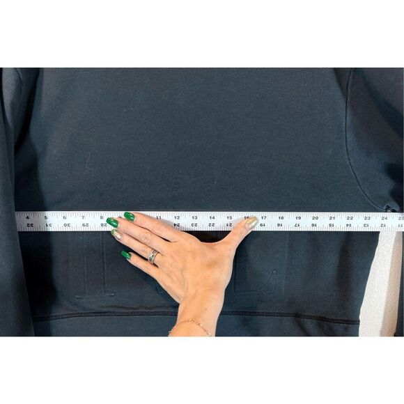 NWOT IVL Ivory Lane Collective Black Puffed IVL Logo Crewneck Sweatshirt Women's - Picture 9 of 10